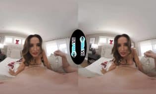 WETVR Celebrate Christmas with a mind blowing VR anal experience featuring the stunning Lisa Ann