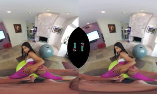 VRHUSH Jenna Foxx experiences intense pounding while clad in tight yoga pants