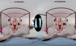 Jessie Saint First VR Experience Ends with a Creamy Surprise